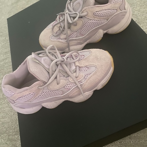 Yeezy size 4 - Picture 2 of 5